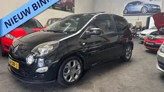 Zwart Gebruikt 2012 Renault Twingo Dynamique Hatchback | € 4.450 (Eerlijke prijs)