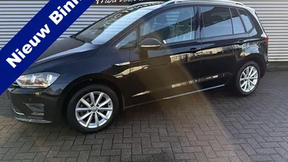 Occasion 2017 VW Golf Sportsvan Edition MPV | € 11.945 (Eerlijke prijs)