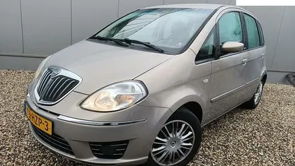 Occasion Lancia Musa 77 PK (56 kW) 2009 Beige MPV