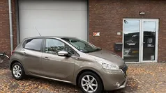 Gebruikt 2015 Peugeot 208 Style Hatchback | € 5.999 (Goede deal)