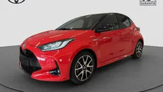Rood Gebruikt 2021 Toyota Yaris Hybrid Edition Hatchback | € 24.400 (Eerlijke prijs)