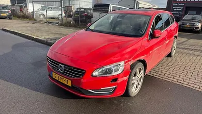 Occasion Volvo V60 Summum 215 PK (158 kW) 2015 Rood Stationwagen