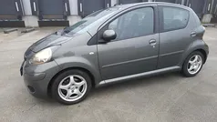 Groen (metallic) Gebruikt 2010 Toyota Aygo Hatchback | € 3.595 (Eerlijke prijs)