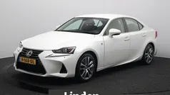 Gebruikt 2020 Lexus IS300h Sedan | € 25.845 (Eerlijke prijs)