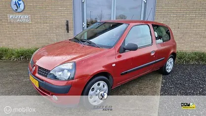 Gebruikt 2003 Renault Clio II Authentique Hatchback | € 950 (Goede deal)