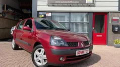 Rood Gebruikt 2001 Renault Clio II Expression Hatchback | € 1.250 (Eerlijke prijs)