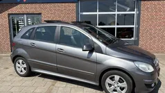 Grijs, metallic lak Gebruikt 2011 Mercedes B200 MPV | € 6.950 (Eerlijke prijs)