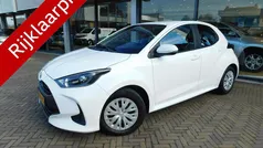 Wit Gebruikt 2022 Toyota Yaris Active Hatchback | € 17.500 (Eerlijke prijs)