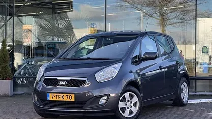 Grijs (metallic) Occasion 2014 Kia Venga Hatchback | € 6.390 (Eerlijke prijs)