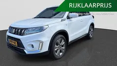 Wit Gebruikt 2024 Suzuki Vitara SUV | € 26.950 (Eerlijke prijs)