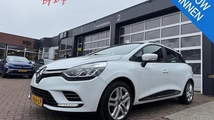 Wit Occasion 2019 Renault Clio GrandTour Zen Stationwagen | € 8.490 (Eerlijke prijs)