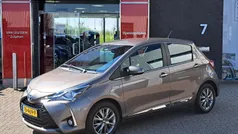 Gebruikt 2018 Toyota Yaris Hybrid Plus Hatchback | € 15.400 (Eerlijke prijs)