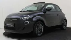Zwart, metallic lak Gebruikt 2022 Fiat 500C Icon Cabriolet | € 20.925 (Eerlijke prijs)