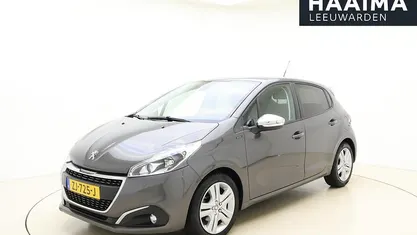 Grijs Occasion 2019 Peugeot 208 Signature Sky Hatchback | € 10.945 (Eerlijke prijs)