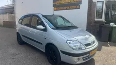Grijs Gebruikt 2001 Renault Scénic MPV | € 899 (Goede deal)