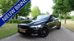 Zwart Gebruikt 2019 Volvo S60 R-Design Sedan | € 29.950 (Eerlijke prijs)