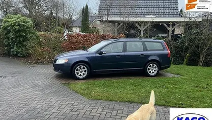 Blauw (metallic) Gebruikt 2009 Volvo V70 Momentum Stationwagen | € 8.450 (Goede deal)