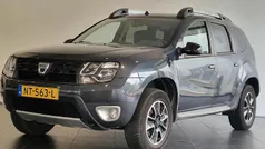 Grijs Gebruikt 2017 Dacia Duster Black Shadow SUV | € 13.045 (Eerlijke prijs)