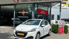 Wit Gebruikt 2017 Peugeot 208 Active Hatchback | € 7.895 (Eerlijke prijs)