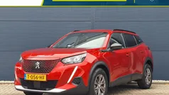 Rood Gebruikt 2023 Peugeot e-2008 Style SUV | € 20.390 (Goede deal)