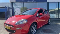 Rood Gebruikt 2015 Fiat Punto Lounge Hatchback | € 4.995 (Goede deal)