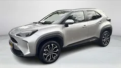 Grijs Gebruikt 2023 Toyota Yaris Cross SUV | € 29.949 (Eerlijke prijs)