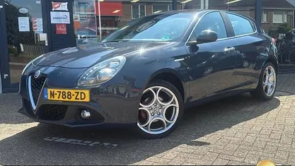 Occasion 2016 Alfa Romeo Giulietta Hatchback | € 11.750 (Eerlijke prijs)