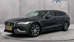 Grijs Gebruikt 2021 Volvo V60 Momentum Stationwagen | € 23.500 (Eerlijke prijs)