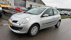 Gebruikt 2006 Renault Clio R.S. Dynamique Hatchback | € 2.500 (Eerlijke prijs)