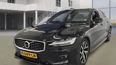 Zwart, metallic lak Gebruikt 2020 Volvo S60 R-Design Sedan | € 23.499 (Super prijs)