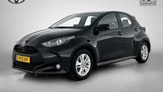 Gebruikt 2024 Toyota Yaris Hybrid Active Hatchback | € 23.445 (Eerlijke prijs)