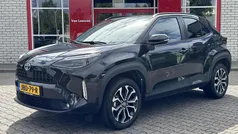 Zwart Gebruikt 2024 Toyota Yaris Cross Style SUV | € 28.900 (Eerlijke prijs)