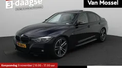 Zwart Gebruikt 2019 BMW 320 M Sport Sedan | € 27.945 (Eerlijke prijs)