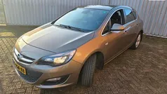 Beige (metallic) Gebruikt 2014 Opel Astra Edition Hatchback | € 5.999 (Eerlijke prijs)