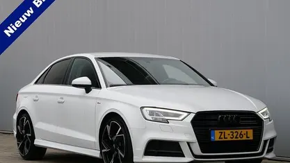 Wit Occasion 2019 Audi A3 S-Line Sedan | € 20.695 (Eerlijke prijs)
