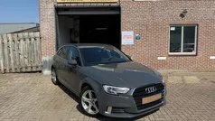 Grijs, metallic lak Gebruikt 2019 Audi A3 Sportback Sport Hatchback | € 16.995 (Goede deal)