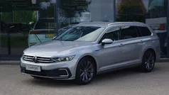 Grijs, metallic lak Gebruikt 2020 VW Passat Business Stationwagen | € 24.900 (Eerlijke prijs)