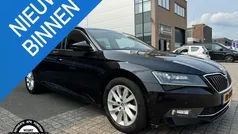 Zwart Gebruikt 2016 Skoda Superb Business Line Stationwagen | € 13.949 (Eerlijke prijs)
