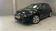 Zwart Gebruikt 2025 VW Golf VIII Edition Hatchback | € 36.850 (Eerlijke prijs)