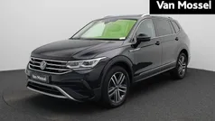 Zwart Gebruikt 2022 VW Tiguan Highline SUV | € 39.400 (Eerlijke prijs)