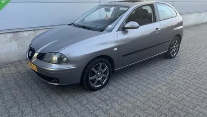 Occasion Seat Ibiza Sport 101 PK (74 kW) 2005 Grijs Hatchback