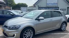 Grijs, metallic lak Gebruikt 2020 VW e-Golf Hatchback | € 12.499 (Eerlijke prijs)