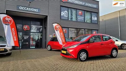 Rood Gebruikt 2017 Toyota Aygo Hatchback | € 6.450 (Eerlijke prijs)