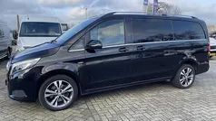 Zwart (metallic) Gebruikt 2017 Mercedes V250 Avantgarde MPV | € 34.950 (Goede deal)