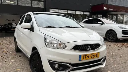 Wit (metallic) Gebruikt 2018 Mitsubishi Space Star Hatchback | € 5.650 (Eerlijke prijs)