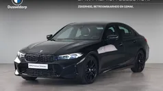 Saphirschwarz metallic (donker zwart metallic) Gebruikt 2023 BMW 330 Executive Sedan | € 44.950 (Eerlijke prijs)