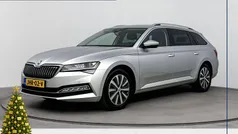 Grijs Gebruikt 2024 Skoda Superb Business Line Stationwagen | € 33.900 (Eerlijke prijs)
