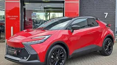 Rood Nieuw 2025 Toyota C-HR Sport SUV | € 44.900 (Eerlijke prijs)