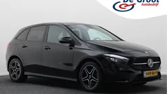 Zwart Gebruikt 2022 Mercedes B250e AMG line MPV | € 27.950 (Goede deal)