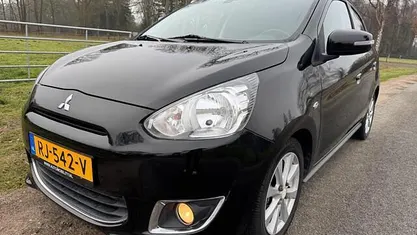 Zwart Occasion 2014 Mitsubishi Space Star Intense+ Hatchback | € 5.950 (Eerlijke prijs)